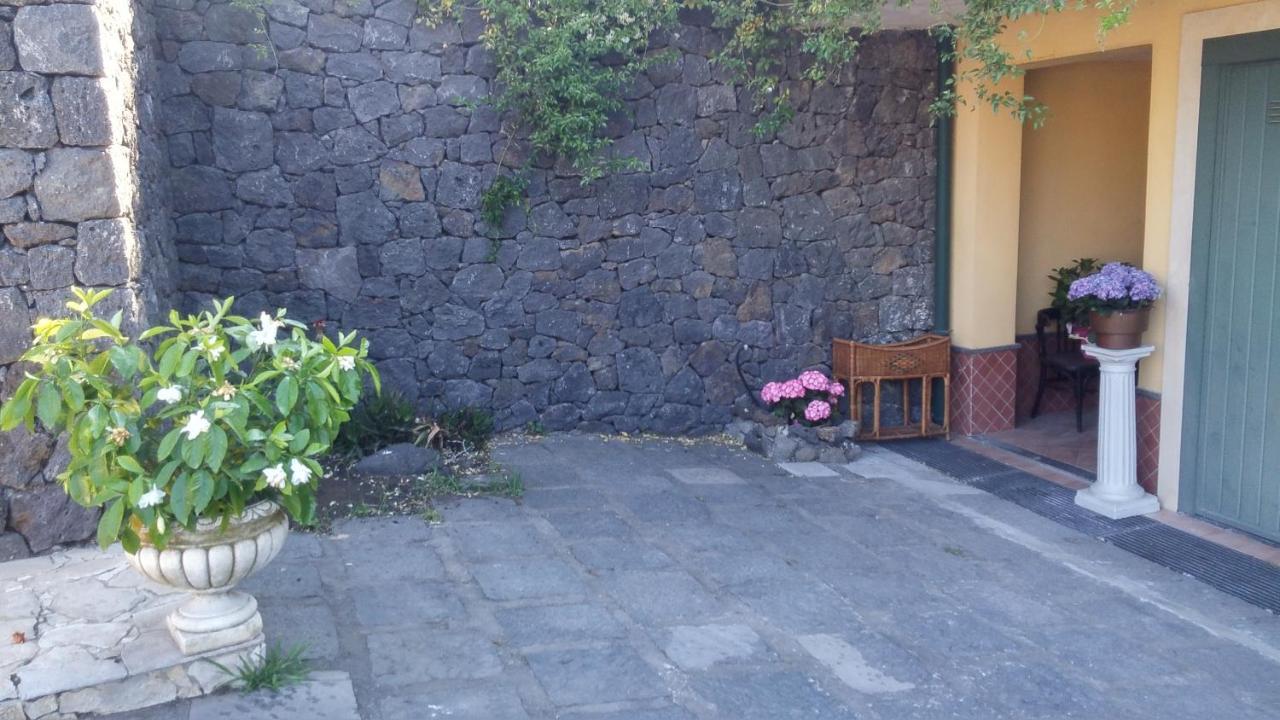La Casa Del Melograno Bed & Breakfast Santa Venerina Exterior photo