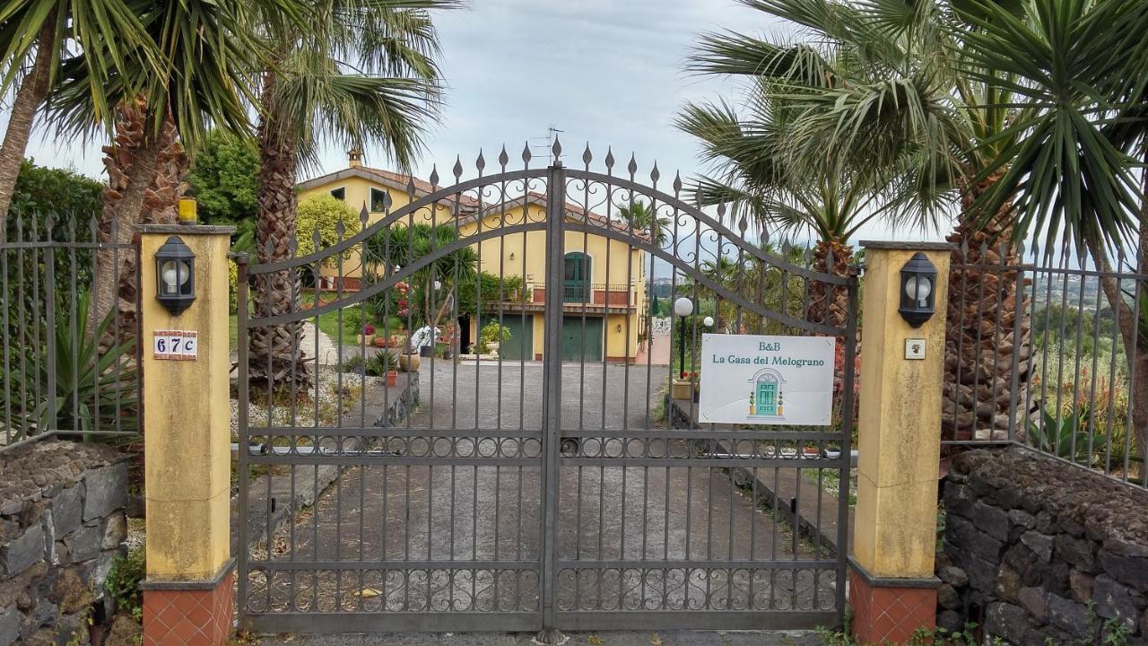 La Casa Del Melograno Bed & Breakfast Santa Venerina Exterior photo